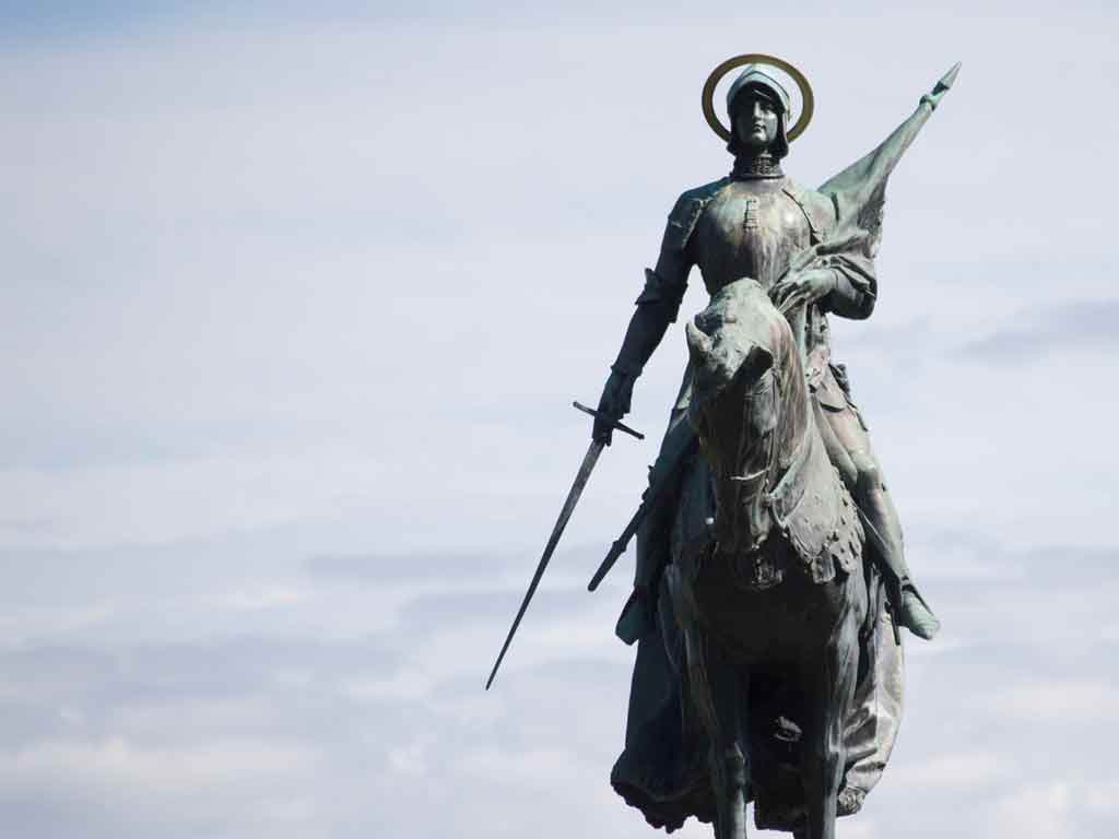 Statue équestre de Jeanne d'Arc située derrière le couvent de la congrégation des Sœurs de Sainte Jeanne d'Arc. Cette photo a été prise en 2017. ©Société d'histoire de Sillery